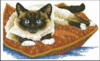 Схема вышивки «Сиамская кошка на подушке»