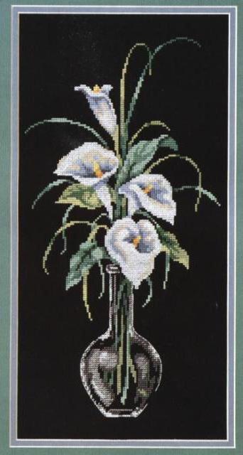 Каллы, ваза с цветами