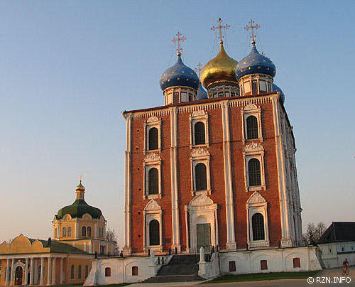 Рязанский Кремль Успенский собор осень