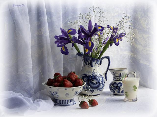 , натюрморт, цветы, ирисы, букет, вазы, гжель, ягоды