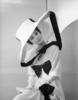 Схема вышивки «Одри Хепберн и ее шляпки»